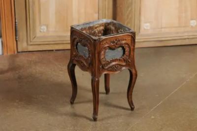 French 1890s Rococo Revival Walnut Planter with Rocailles and Floral Motifs
