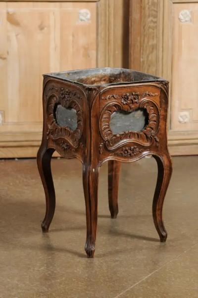 French 1890s Rococo Revival Walnut Planter with Rocailles and Floral Motifs