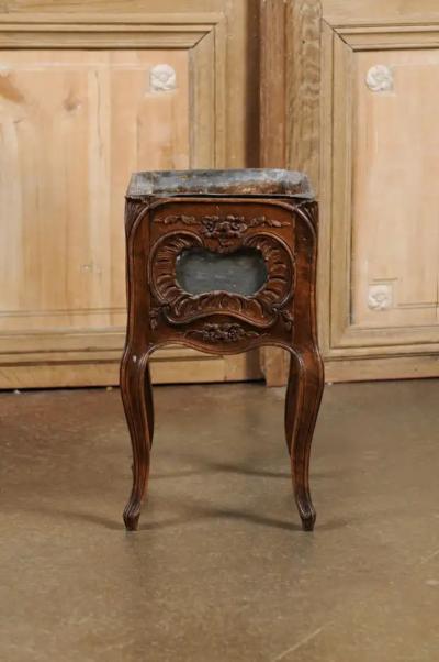 French 1890s Rococo Revival Walnut Planter with Rocailles and Floral Motifs