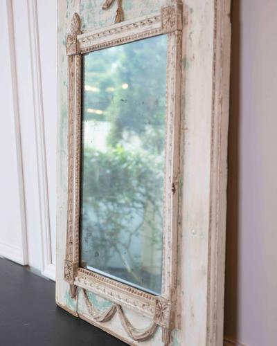 French 18th Century Louis XVI Carved Trumeau Mirror with Warrior Attributes