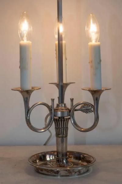 French 1900s Silvered Bronze Bouillotte Table Lamp with Horns and Green Shade