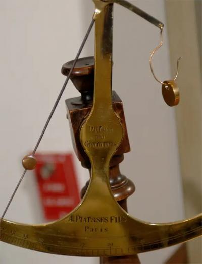 French 19th Century Brass Fabric Scale on Wooden Base by the Maison Piat