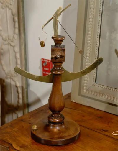 French 19th Century Brass Fabric Scale on Wooden Base by the Maison Piat