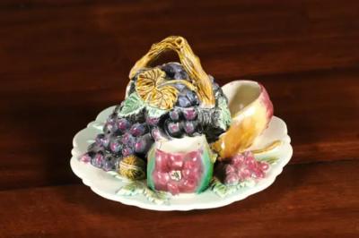 French 19th Century Glazed Majolica Lidded Fruit Dish with Grapes
