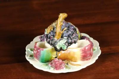 French 19th Century Glazed Majolica Lidded Fruit Dish with Grapes