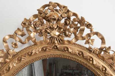 French 19th Century Louis XVI Oval Giltwood Mirror