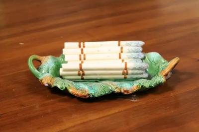 French 19th Century Majolica Asparagus Serving Tray with Oval Foliage Plate