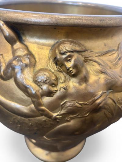 French Art Nouveau gilt bronze jardiniere with handles