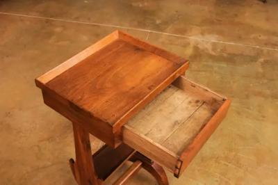 French Charles X Period Walnut 1830s Side Table with Tray Top and Carved Legs