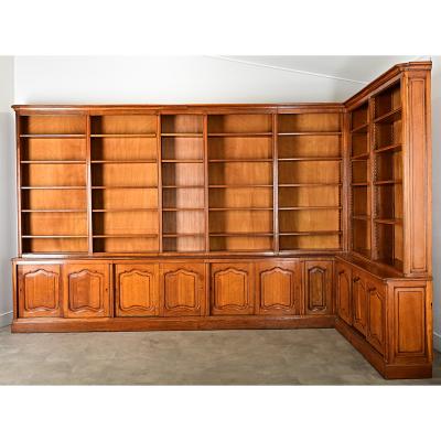 French Late 19th Century Oak Corner Bookcase