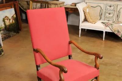 French Louis XIII Style 19th Century Walnut Fauteuil with Os de Mouton Base