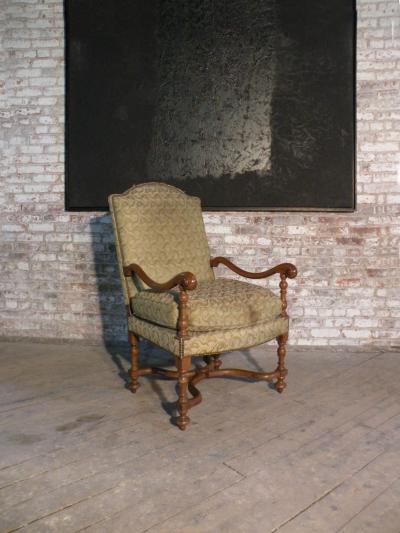 French Louis XIV late 17th Century Beechwood Armchair
