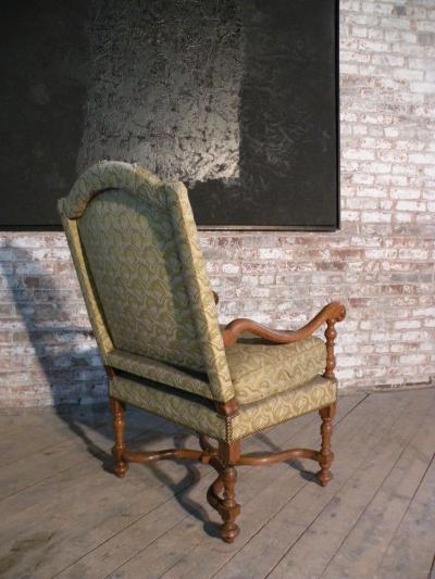 French Louis XIV late 17th Century Beechwood Armchair
