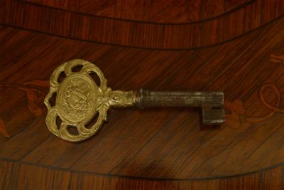 French Louis XV Kingwood Table Desk