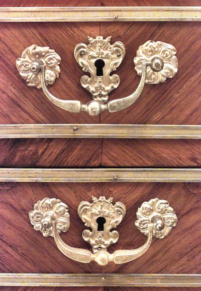 French Louis XV Kingwood and Green Leather Kneehole Desk