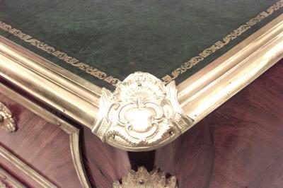 French Louis XV Kingwood and Green Leather Kneehole Desk
