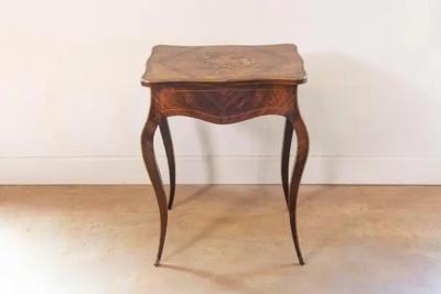 French Louis XV Style 19th Century Marquetry Dressing Table with Floral Motifs