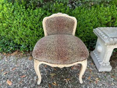 French Louis XV Style Vanity Chair