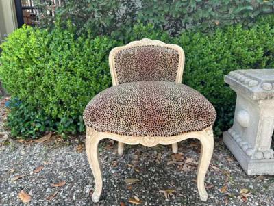 French Louis XV Style Vanity Chair