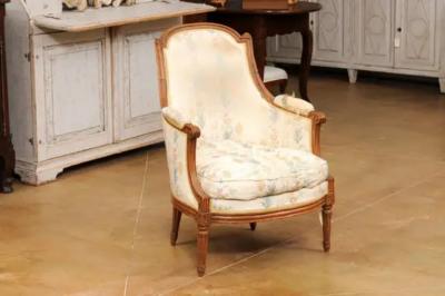 French Louis XVI Period Late 18th Century Walnut Berg re Chair with Curving Back