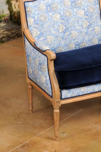 French Louis XVI Style 19th Century Bleached Walnut Marquise Berg re Chair