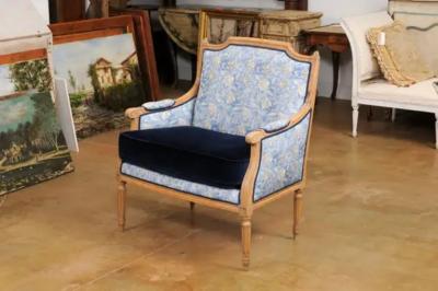 French Louis XVI Style 19th Century Bleached Walnut Marquise Berg re Chair