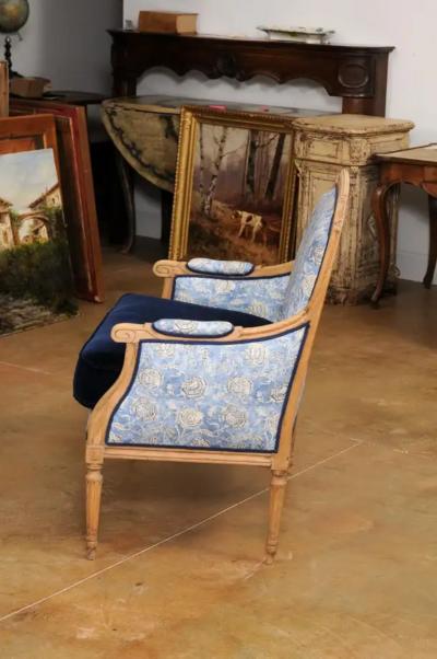 French Louis XVI Style 19th Century Bleached Walnut Marquise Berg re Chair