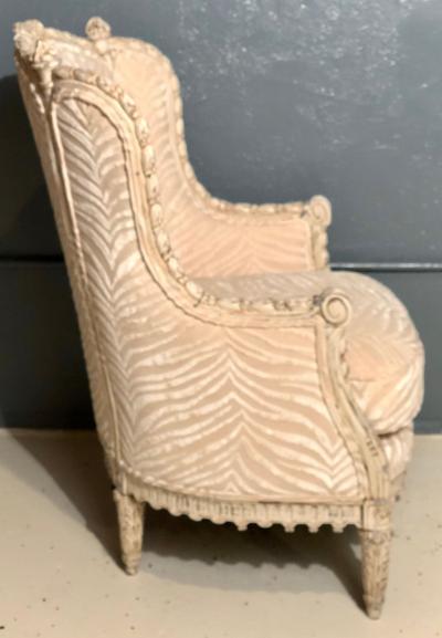 French Louis XVI Style Berg re Armchair with Silk Velvet Upholstery