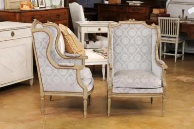 French Louis XVI Style Berg res Oreilles with Carved Motifs and Upholstery