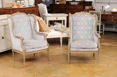 French Louis XVI Style Berg res Oreilles with Carved Motifs and Upholstery