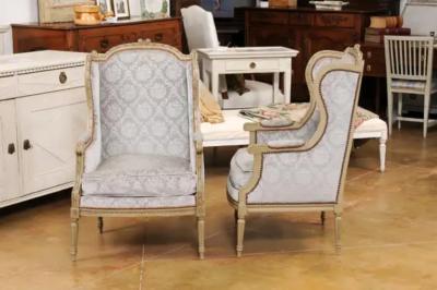 French Louis XVI Style Berg res Oreilles with Carved Motifs and Upholstery
