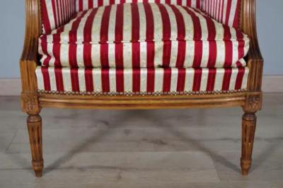 French Louis XVI Style Walnut Berg res Oreilles with Fluted Legs a Pair