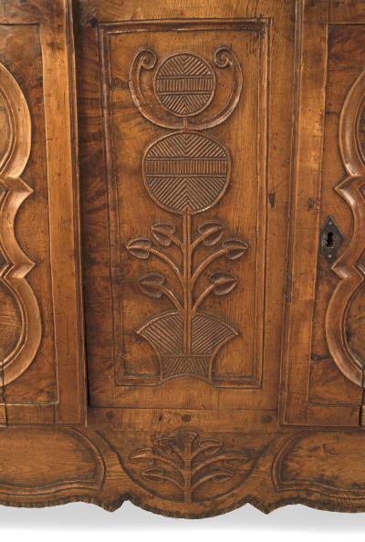 French Provincial Louis XV 18th Cent Walnut Commode