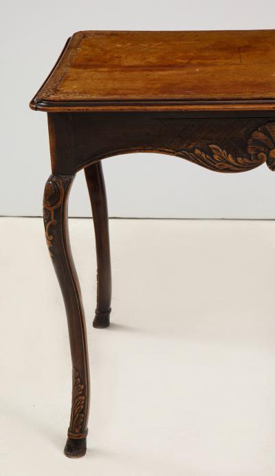 French R gence Walnut Writing Table with Tooled Leather Top Early 18th Century