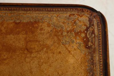 French R gence Walnut Writing Table with Tooled Leather Top Early 18th Century
