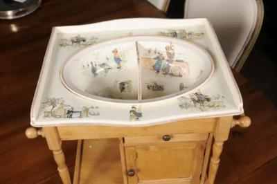 French Sarreguemines Late 19th Century Miniature Sink with Pastoral Scenes