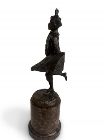 French Victorian bronze of a boy selling newspapers on a marble plinth