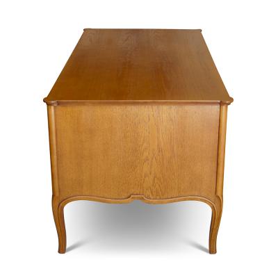 Frits Henningsen Elegant Kneehole Desk in an Organic Louis XV Style in Oak by Frits Henningsen