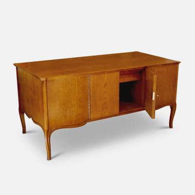 Frits Henningsen Elegant Kneehole Desk in an Organic Louis XV Style in Oak by Frits Henningsen