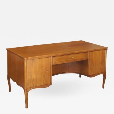 Frits Henningsen Elegant Kneehole Desk in an Organic Louis XV Style in Oak by Frits Henningsen