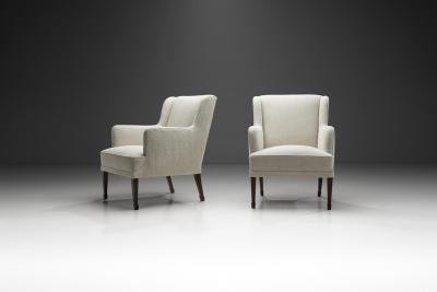 Frits Henningsen Frits Henningsen Easy Chairs with Fluted Legs Denmark 1940s