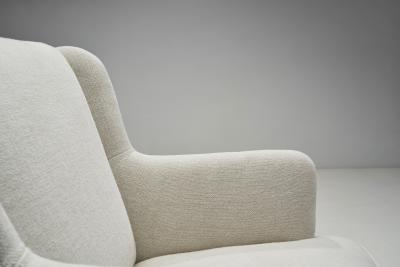 Frits Henningsen Frits Henningsen Easy Chairs with Fluted Legs Denmark 1940s