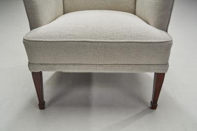 Frits Henningsen Frits Henningsen Easy Chairs with Fluted Legs Denmark 1940s