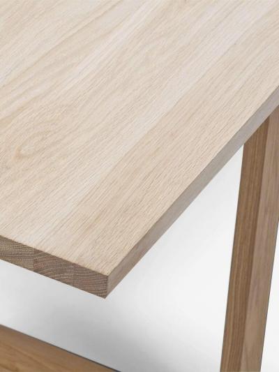 Fritz Hansen ESSAY 8 TABLE IN SOLID OAK