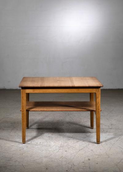 Fritz Hansen Hans Wegner side table for Johannes Hansen