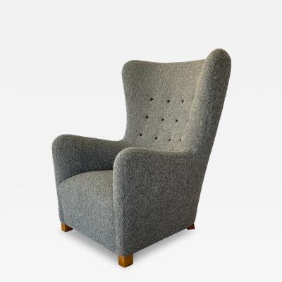 Fritz Hansen Model 1672 Style Lounge Chair