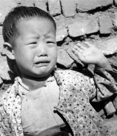 Fritz Henle Frightened Child China