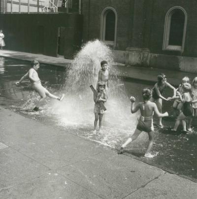 Fritz Henle New York Kinder Children Playing with Fire Hydrant