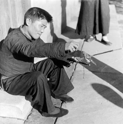 Fritz Henle Street Performer China