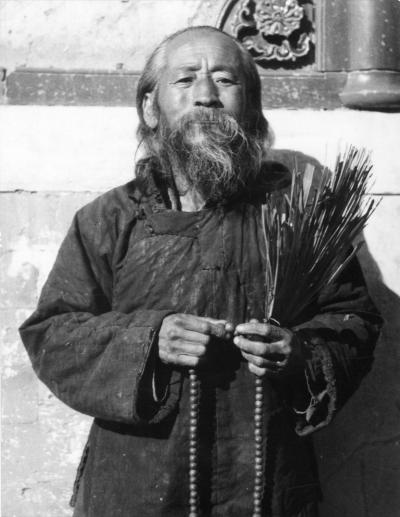 Fritz Henle The Beggar at Lama Temple Peking China